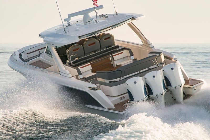 Tiara Sport 38 LS (2018&ndash;) Jenkkien j&auml;ljill&auml;, osa 3 - Ensiesittely - Totalvene.fi