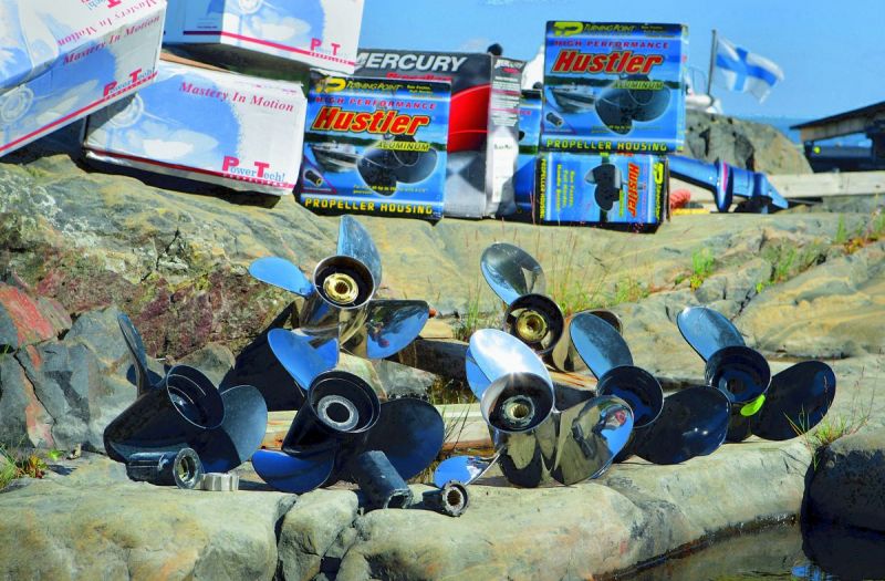 Per&auml;moottorin potkuri Outo rusetti - Näin se toimii - Totalvene.fi