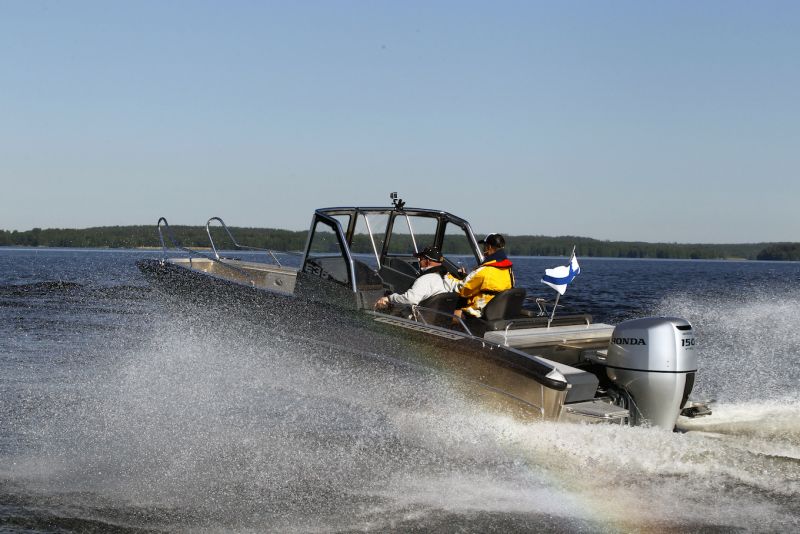 Faster 625 SC (2018&ndash;) J&auml;re&auml;mpi tapaus - Testi - Totalvene.fi