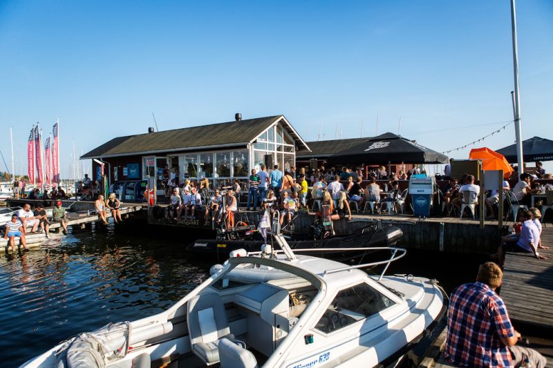 Liuskaluoto, Helsinki Kaivopuiston maukas kes&auml;terassi - Satamat - Totalvene.fi