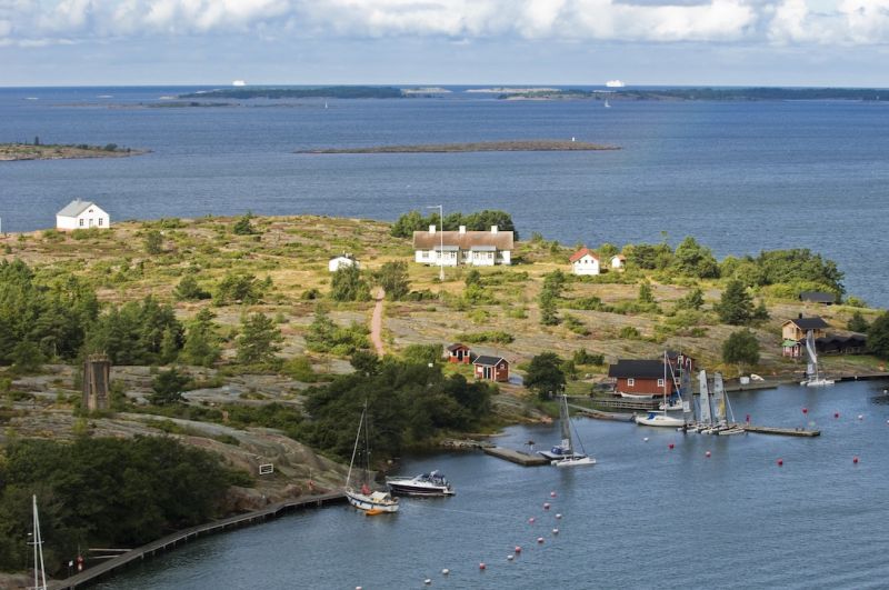 R&ouml;dhamn, Ahvenanmaa Punaisten kallioiden kohinakeidas - Satamat - Totalvene.fi