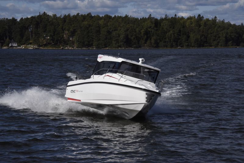 Sting 730 Fast Track (2018&ndash;) Isommaksi skaalattu - Kokeilu - Totalvene.fi