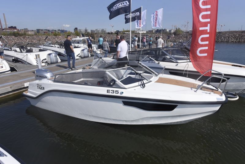 Uiva 2018: Silver Tiger DCz El&auml;imellist&auml; menoa - Reportaasi - Totalvene.fi