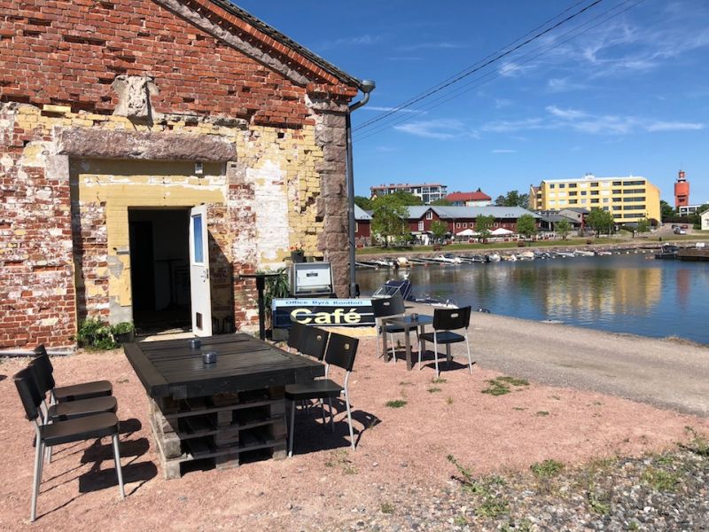 Hangon Graniittilinna aukeaa Makuja ja putiikkeja - Uutinen - Totalvene.fi