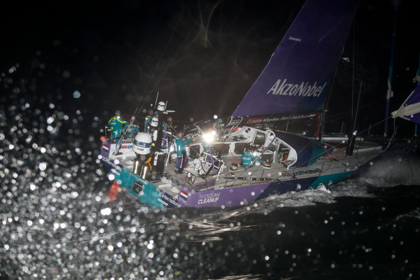 Volvo Ocean Race 2017-2018 Tiiviiss&auml; nipussa maaliin - Uutinen - Totalvene.fi