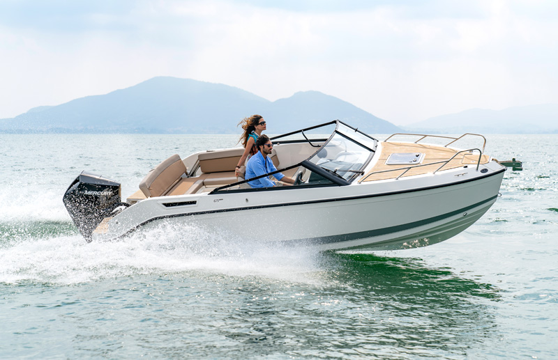 Quicksilver Activ 675 Bowrider/Cruiser (2019&ndash;) Kes&auml;n aktiivimallit - Ensiesittely - Totalvene.fi