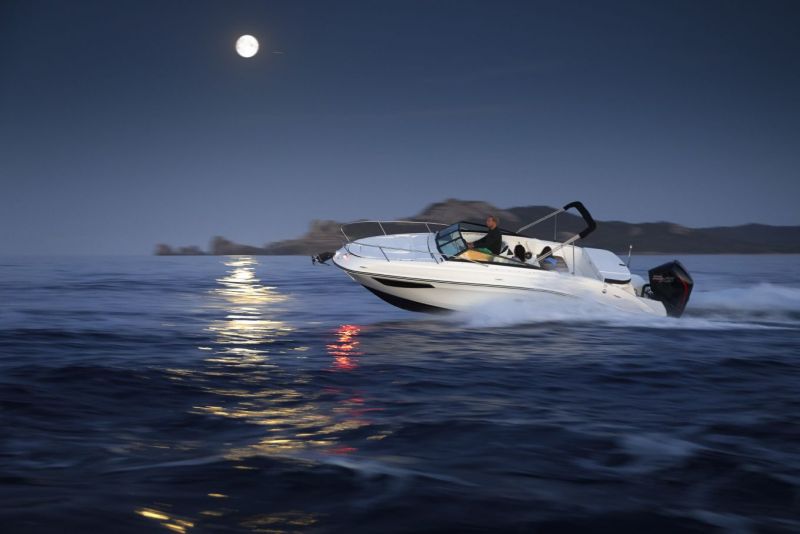 Sea Ray Sun Sport 230 Outboard (2020&ndash;) Palkittu aurinkosportti - Ensiesittely - Totalvene.fi