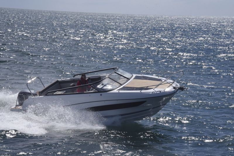 Jeanneau Cap Camarat 7.5 DC Serie 2 (2019&ndash;) &ndash; Parannettu painos pohjoismaiseen makuun - Kokeilu - Totalvene.fi