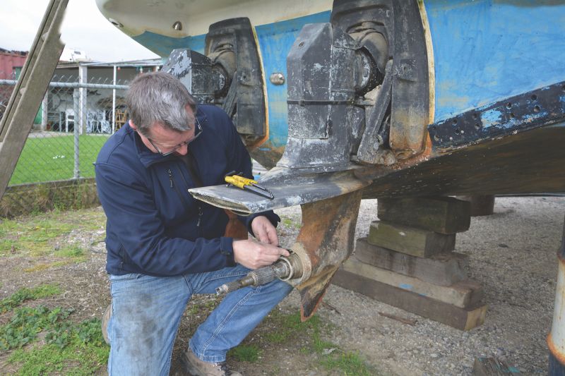 Per&auml;vetolaitteen huolto &ndash; V&auml;lt&auml; kallis remontti, huolehdi vetolaitteen huollosta - Näin se tehdään - Totalvene.fi