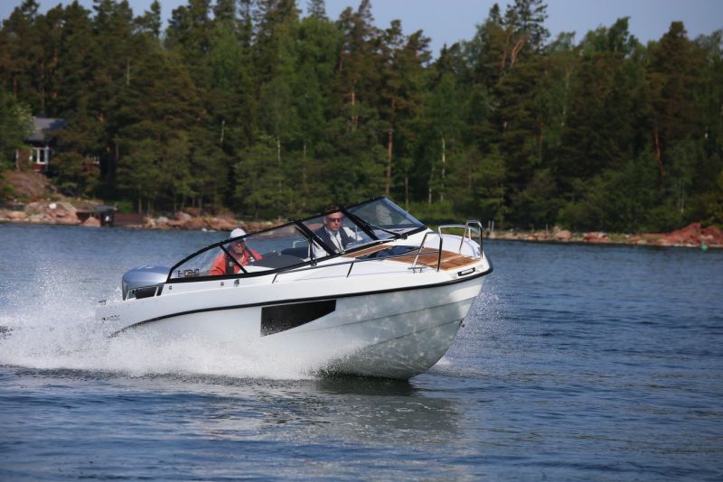 Venemestari-lehden DC-vertailu 2019 &ndash; Jaettu 1. sija: AMT 210 DC - Reportaasi - Totalvene.fi