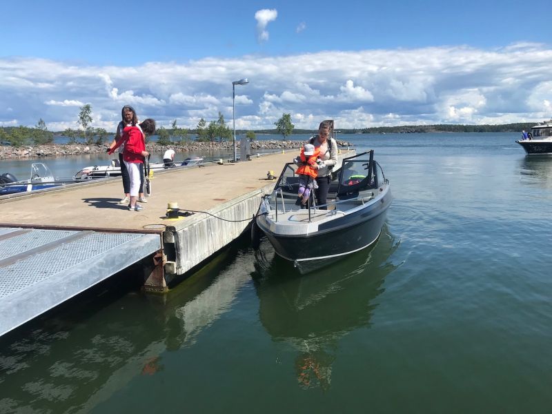Nelj&auml;nnen sukupolven Buster Magnum  &ndash; Ja nelj&auml; sukupolvea saman perheen veneilevi&auml; naisia - Sponsoroitu artikkeli - Totalvene.fi