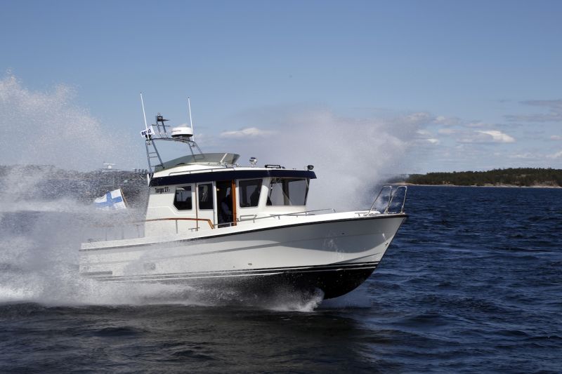 Targa 27.2 (2018&ndash;) &ndash; Tuttu juttu, mutta silti t&auml;ysin uusi - Testi - Totalvene.fi