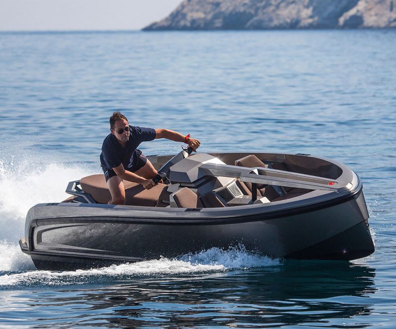 Vanqraft VQ16:  Ratkaisu ihmisille, jotka eiv&auml;t osaa p&auml;&auml;tt&auml;&auml; - Ensiesittely - Totalvene.fi