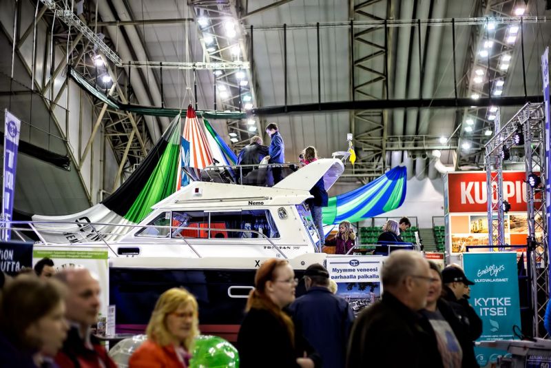 Kallasvesj&rsquo;-messut vetiv&auml;t hyvin v&auml;ke&auml;: J&auml;rjest&auml;j&auml; arvioi k&auml;vij&auml;m&auml;&auml;r&auml;ksi jopa 25000 - Uutinen - Totalvene.fi