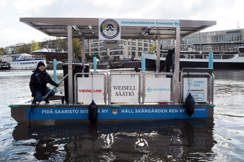 Uusi roskienkeruuvene saapuu J&auml;rvi-Suomen kiertueelle:  &rdquo;Roska-Roope&rdquo; putsaa hein&auml;kuun puoliv&auml;liss&auml; j&auml;rvialueiden suosituimpien venesatamien pintavesi&auml; - Uutinen - Totalvene.fi