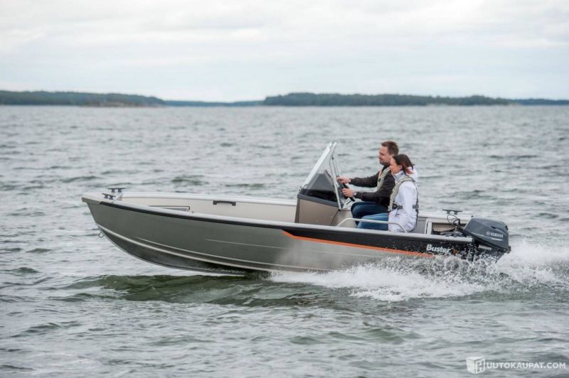 Osallistu hyv&auml;ntekev&auml;isyyshuutokauppaan sunnuntaina: Buster S myyd&auml;&auml;n nuorisoty&ouml;n tukemiseksi - Uutinen - Totalvene.fi