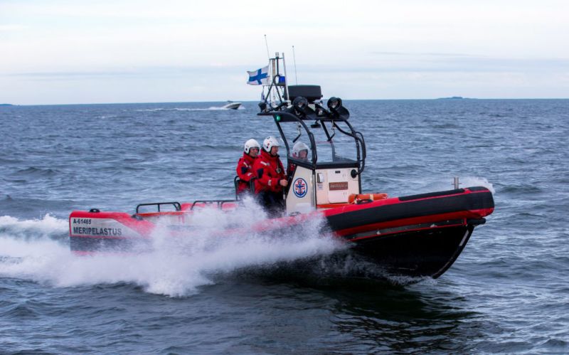 Meripelastusseuran vapaaehtoiset h&auml;lytettiin apuun vesill&auml; syyskuun aikana 135 kertaa:  Kolmessa tapauksessa onnettomuuden uhri olisi todenn&auml;k&ouml;isesti menehtynyt ilman apua - Uutinen - Totalvene.fi