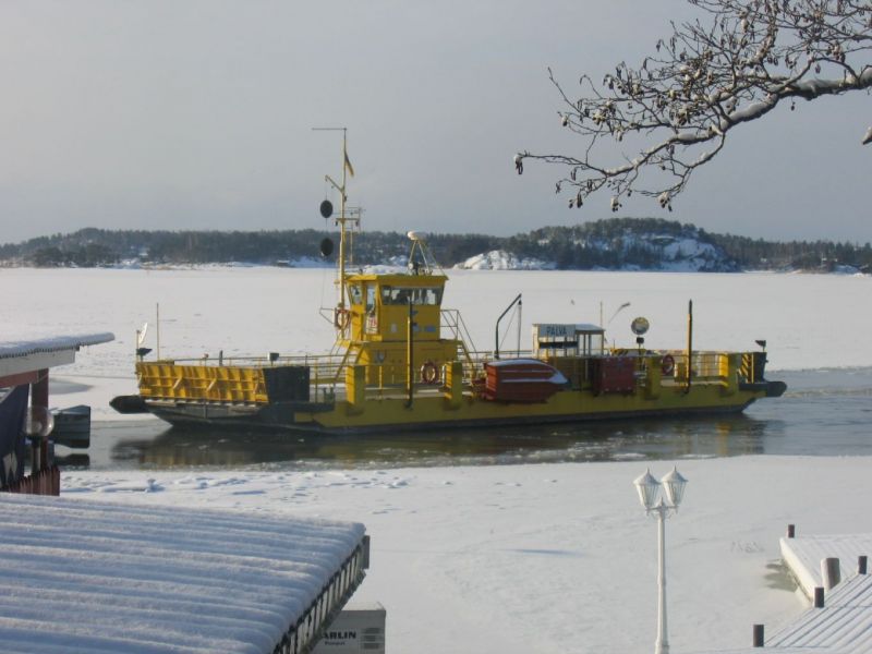 Onnettomustutkintakeskus tutki lossin karilleajon Velkualla:  Lossinkuljettajat eiv&auml;t ole riitt&auml;v&auml;n p&auml;tevi&auml; &ndash; &rdquo;T&auml;lle asialle on teht&auml;v&auml; jotain&rdquo; - Uutinen - Totalvene.fi