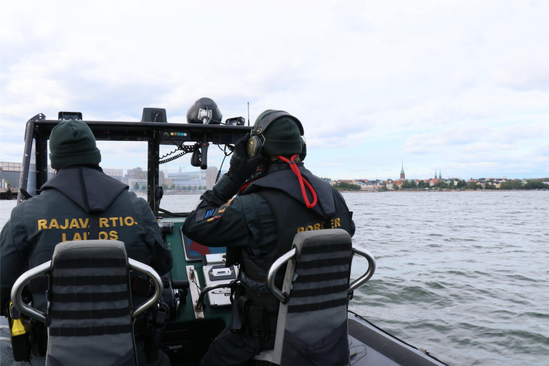 Suomenlahden merivartiosto tiedottaa: Ylinopeuksia, etsint&auml;kuulutuksia, v&auml;&auml;ri&auml; asiakirjoja ja kahdeksan uutta esitutkintaa rajanylityspaikoilla.  - Uutinen - Totalvene.fi