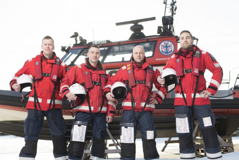 Vuoden meripelastajaksi vapaaehtoismiehist&ouml; Vaasasta &ndash; Pelastajien yhteisty&ouml; pelasti nelj&auml; ihmist&auml; todenn&auml;k&ouml;iselt&auml; menehtymiselt&auml; - Uutinen - Totalvene.fi