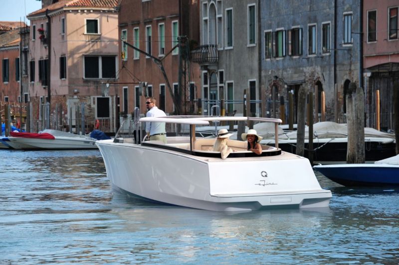 Q30 eLimo Concept (2020&ndash;) &ndash; Tyylikk&auml;&auml;sti s&auml;hk&ouml;ll&auml; - Ensiesittely - Totalvene.fi