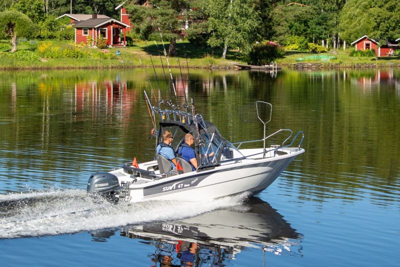 Suvi 47 Duo Fisher (2021&ndash;) &ndash; K&auml;tev&auml; kalamalli - Ensiesittely - Totalvene.fi