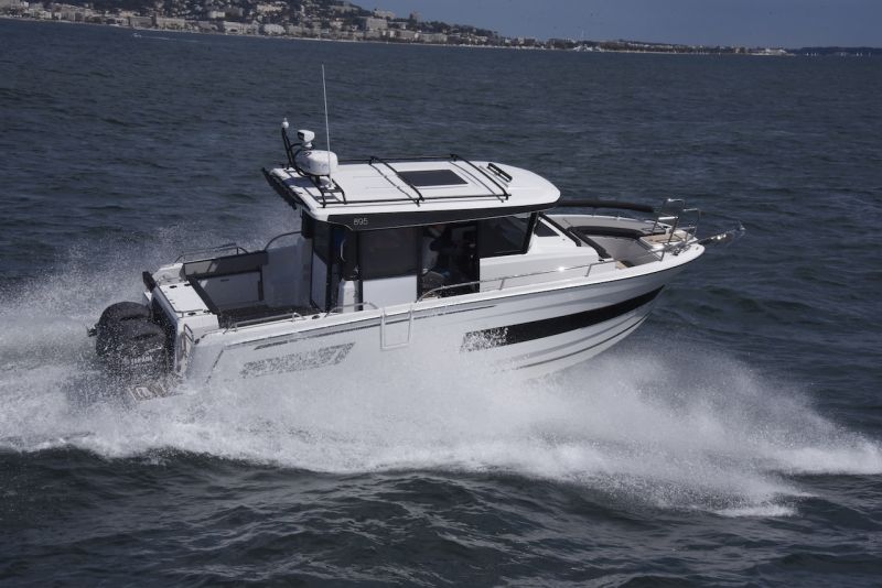 Jeanneau Merry Fisher 895 Marlin (2019&ndash;) &ndash; Monik&auml;ytt&ouml;mestari - Kokeilu - Totalvene.fi