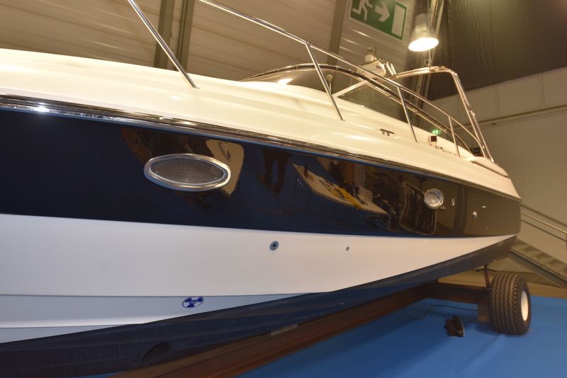 Mirka Polarshine Marine Pro Shield -pinnoite &ndash; Lis&auml;&auml; kiiltoa ja suojaa kylkiin - Näin se toimii - Totalvene.fi