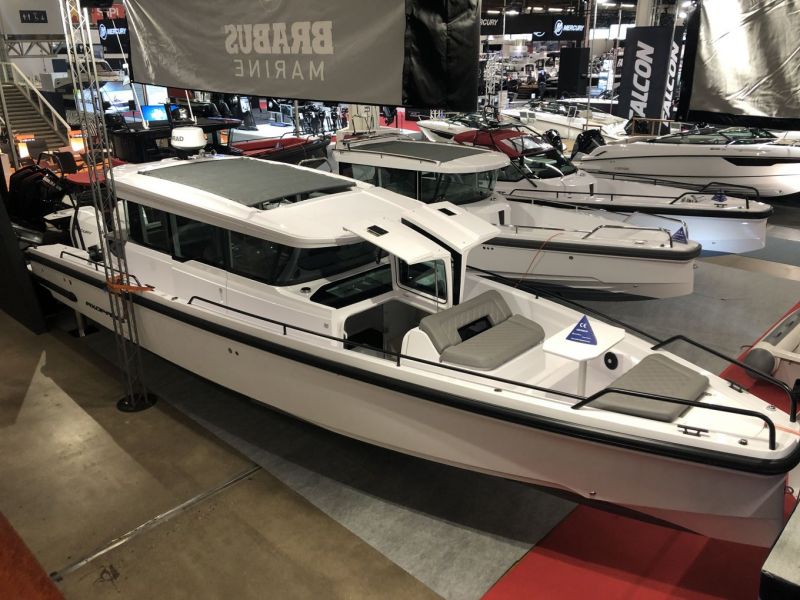 Vene 20 B&aring;t: Axopar 37 Cross Cabin &ndash; Siivet lev&auml;ll&auml;&auml;n - Reportaasi - Totalvene.fi