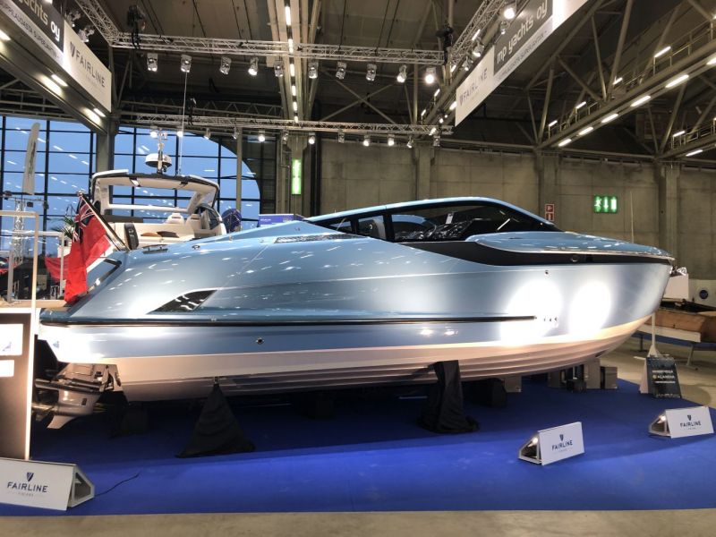 Vene 20 B&aring;t: Fairline F//Line 33 ja Targa 45 Open &ndash; N&auml;ytt&auml;v&auml; comeback - Reportaasi - Totalvene.fi