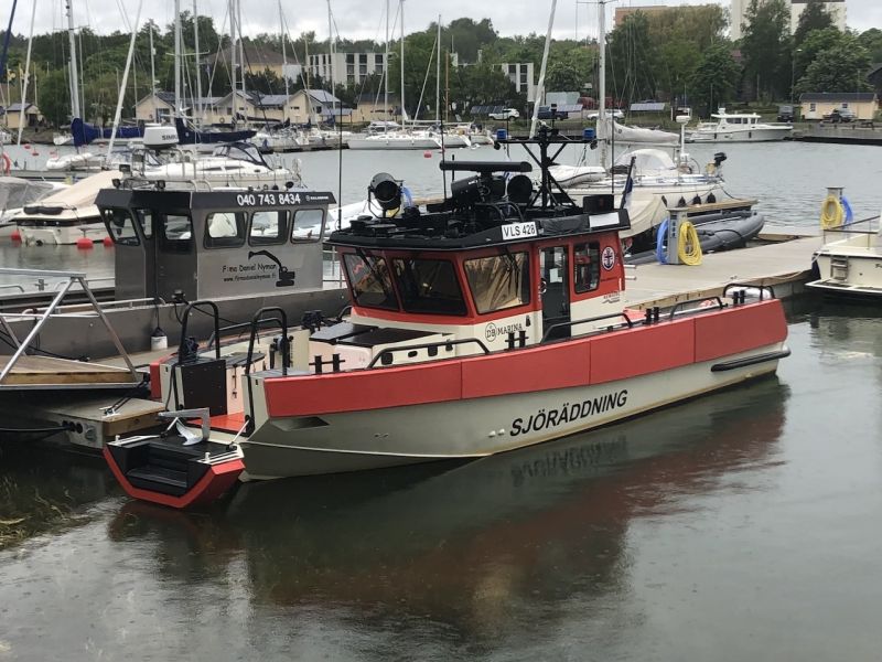 Kemi&ouml;nsaaren meripelastajien uusi pelastusvene kastettiin Taalintehtaalla - Nimeksi tuli Mona - Uutinen - Totalvene.fi