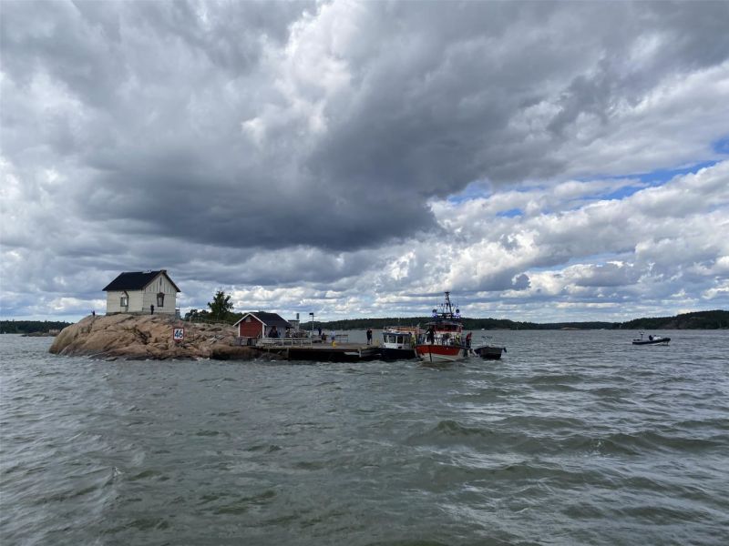 Vesibussi ongelmissa Airistolla Koneongelmat johtivat evakuointiin - Uutinen - Totalvene.fi
