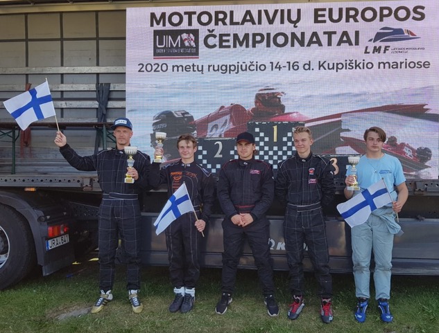 Suomalaiskuskeilla kulki Liettuan EM-kisoissa Hopeaa ja pronssia GT30-luokan venekisoista - Uutinen - Totalvene.fi