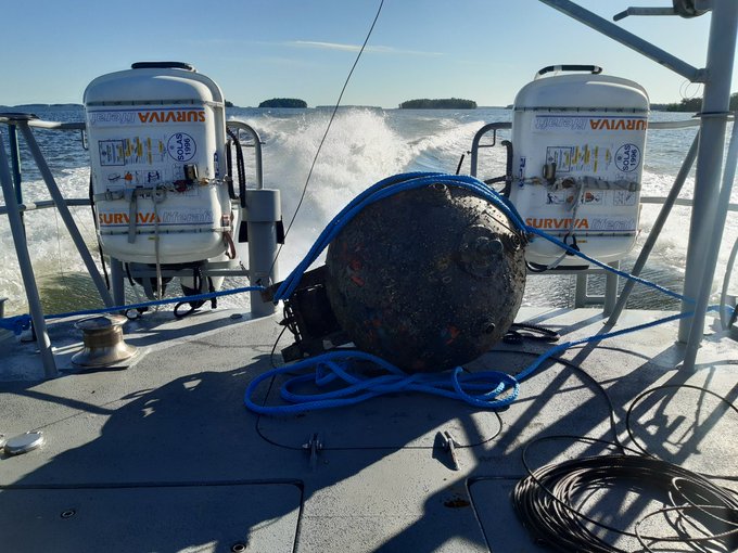 Merimiinalta vaikuttava esine l&ouml;ytyi Sipoon merialueelta  &ndash; Veneilij&auml;t tekiv&auml;t pys&auml;ytt&auml;v&auml;n havainnon - Uutinen - Totalvene.fi