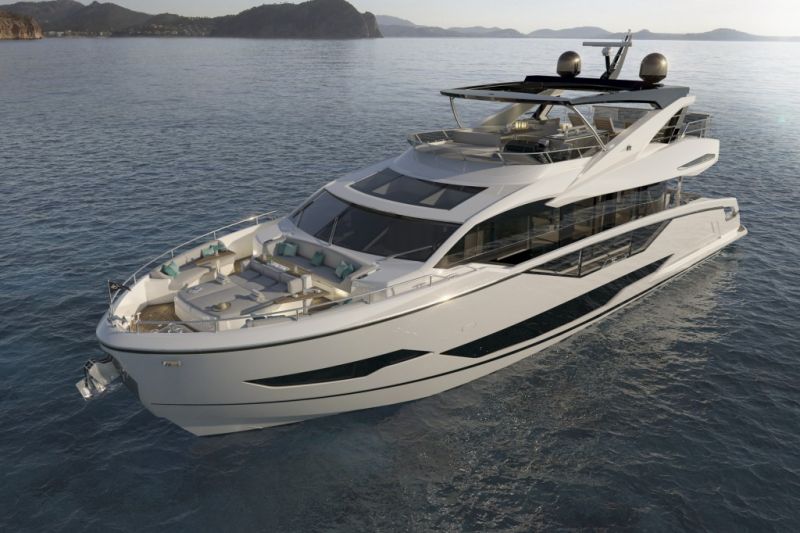 Sunseeker Ocean Club Ninety (2021&ndash;) &ndash; Katseet per&auml;&auml;n, ja miksei keulaankin - Video - Totalvene.fi