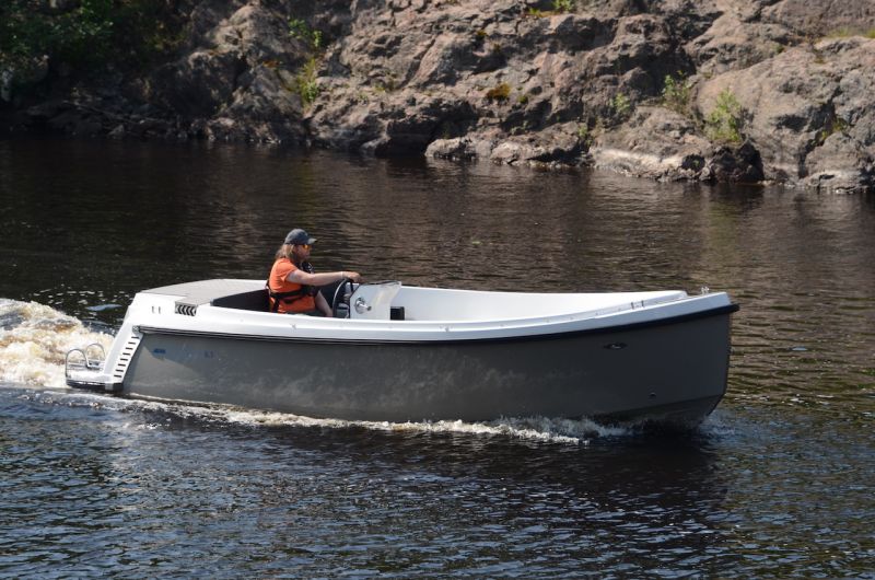 Bella Zero 6.3 (2022&ndash;) &ndash; Ensiaskel s&auml;hk&ouml;veneisiin - Kokeilu - Totalvene.fi