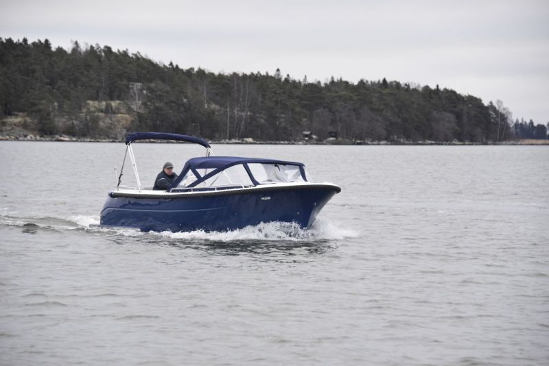 Primeur 700 Tender (2016&ndash;) &ndash; Leppoisaan p&auml;iv&auml;retkeilyyn  - Kokeilu - Totalvene.fi