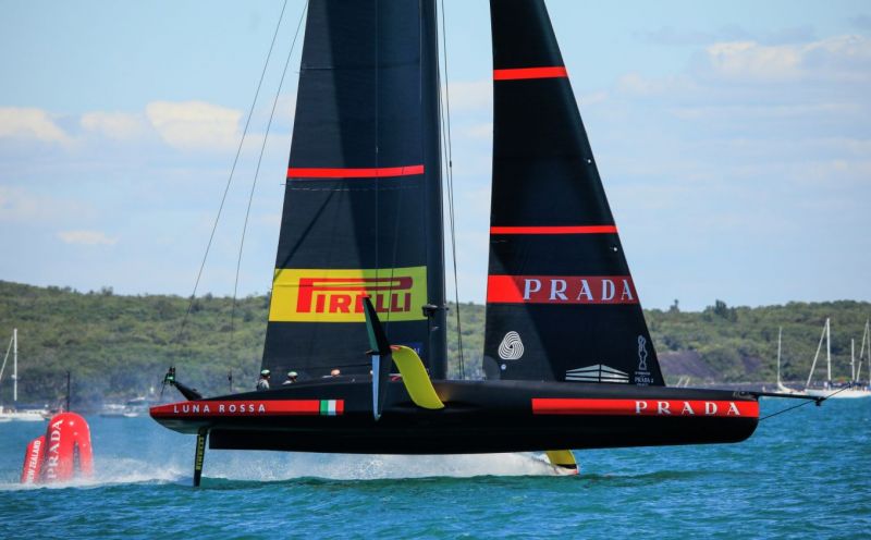36th America's Cup / Prada Cup semifinaali p&auml;iv&auml; 2 &ndash; Amerikkalaiset j&auml;iv&auml;t jalkoihin - Uutinen - Totalvene.fi