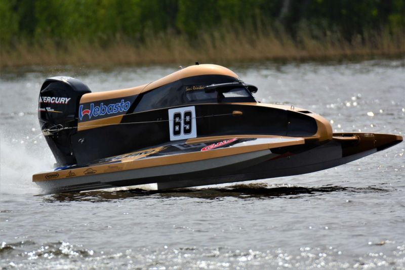 Suomeen kaksoisvoitto &ndash; Sami Reinikainen ajoi ratamoottoriveneilyn F4-luokan maailmanmestariksi  - Uutinen - Totalvene.fi