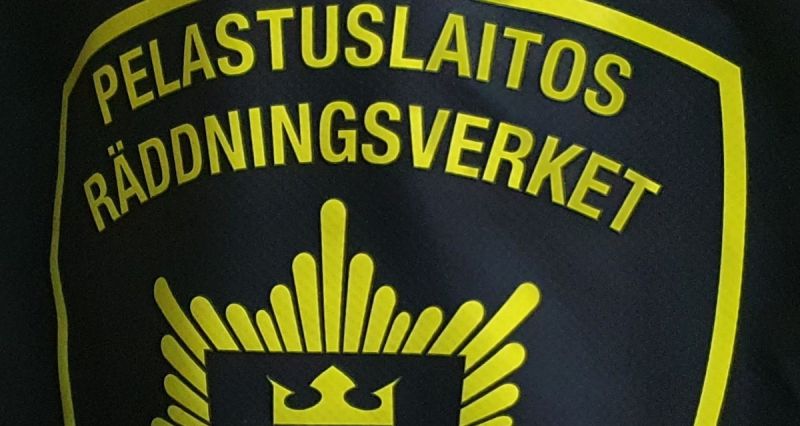 Per&auml;moottori irtosi kesken ajon &ndash; kaksi ihmist&auml; h&auml;d&auml;ss&auml; - Uutinen - Totalvene.fi