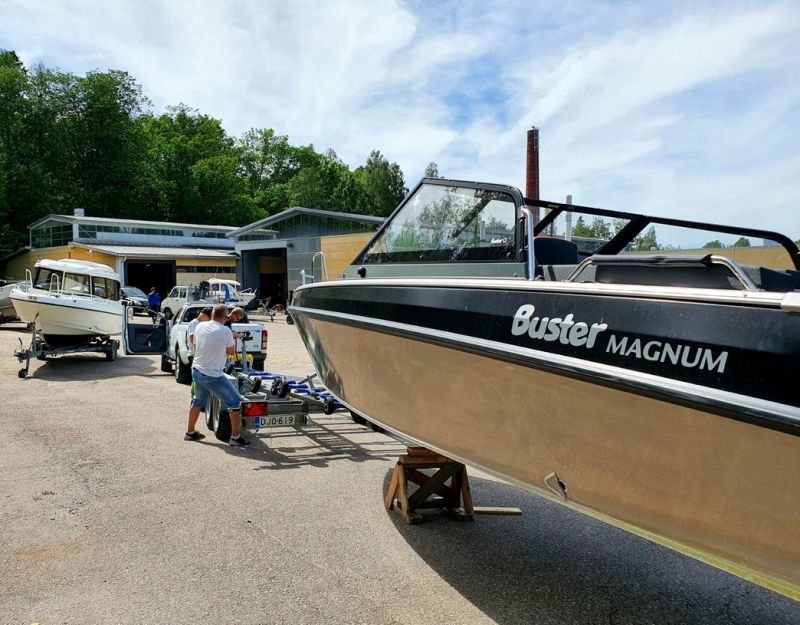Venekeskus Oy avasi v&auml;liaikaiset toimitilat Toiminta jatkuu normaalisti tulipalosta huolimatta - Uutinen - Totalvene.fi