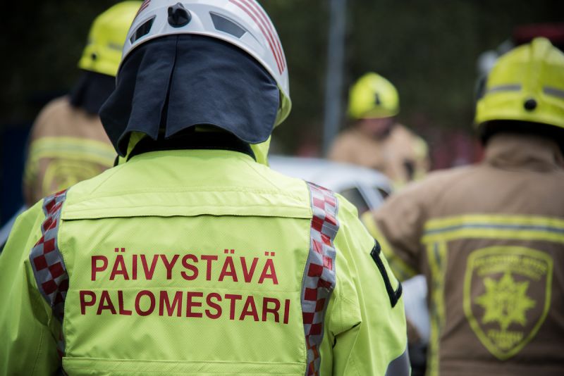 Korppoossa telakalla 25-metrinen alus liekeiss&auml; &ndash; Sammutusty&ouml;t saatiin nopeasti k&auml;yntiin ja henkil&ouml;vahingoilta v&auml;ltyttiin - Uutinen - Totalvene.fi