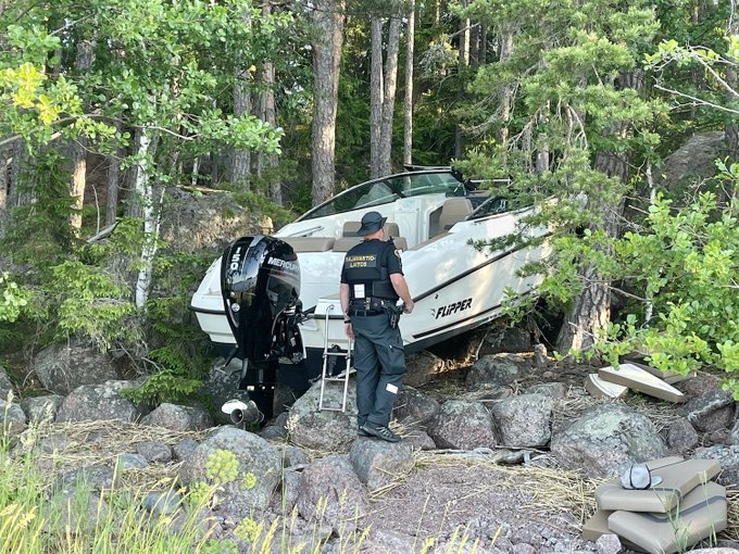 Moottorivene ajoi vauhdilla rantakivikkoon Porvoossa &ndash; Kolme henkil&ouml;&auml; loukkaantui vakavasti - Uutinen - Totalvene.fi