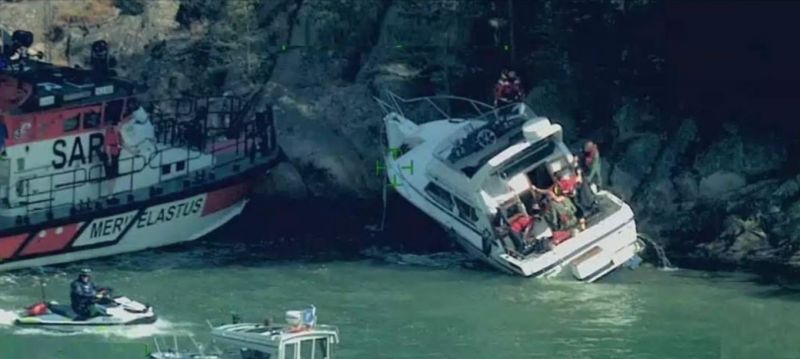 Isohko moottorivene rys&auml;ytti suoraan kallioon Rym&auml;ttyl&auml;ss&auml; &ndash; Veneen kuljettaja loukkaantui onnettomuudessa - Uutinen - Totalvene.fi