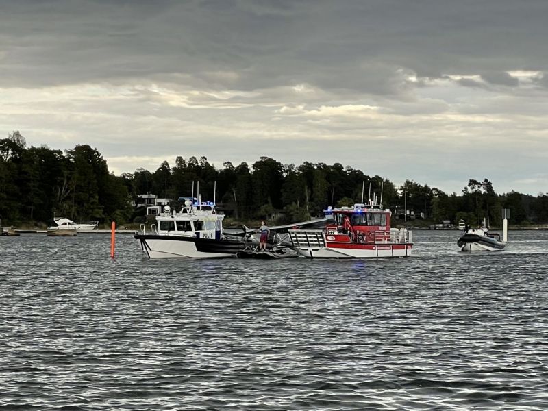 Helsingiss&auml; sattui harvinaislaatuinen vesiliikenneonnettomuus  &ndash; Vesitaso merih&auml;d&auml;ss&auml; - Uutinen - Totalvene.fi
