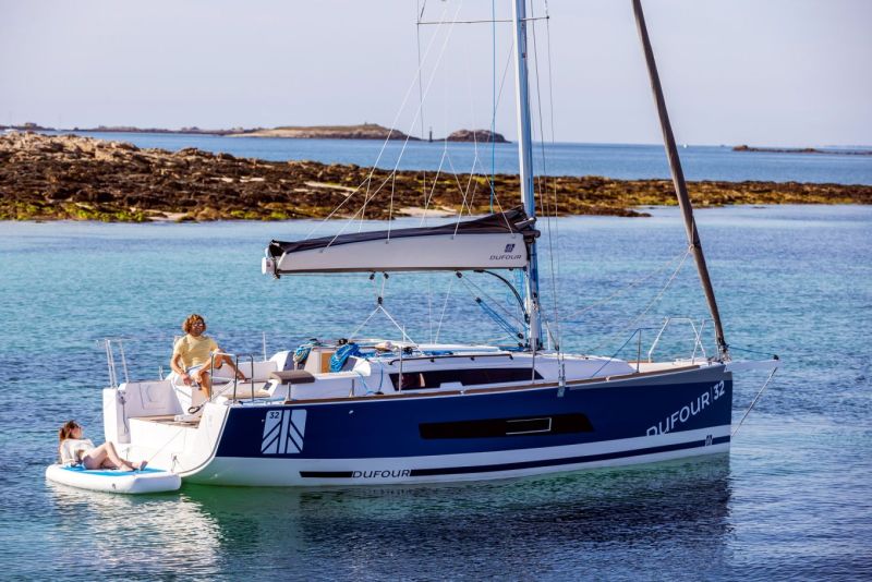 Dufour 32 (2022&ndash;) &ndash; Muutakin kuin purjehdusta - Video - Totalvene.fi