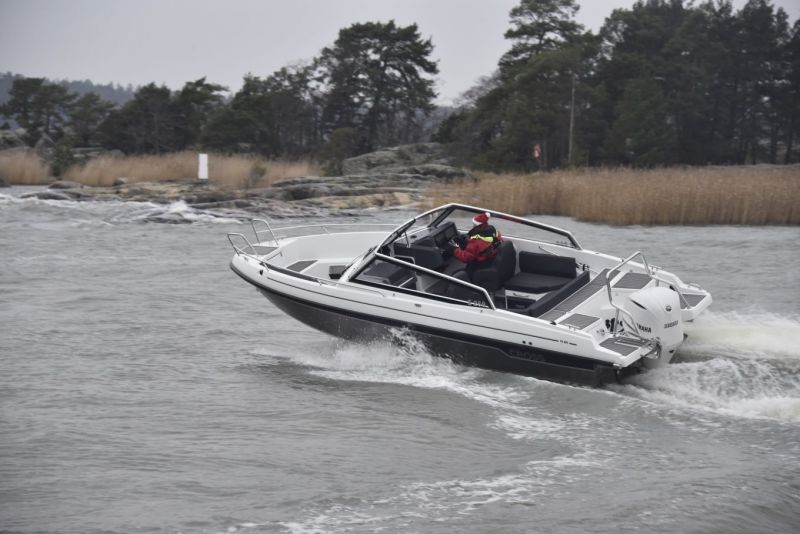 Yamarin Cross 75 BR (2021&ndash;) &ndash; Videoesittelyss&auml; Cross-malliston uusi lippulaiva - Video - Totalvene.fi