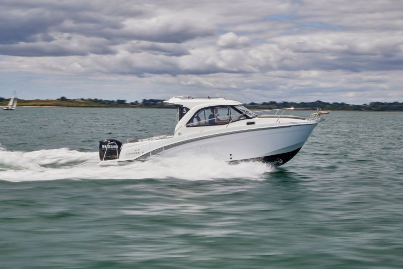 Beneteau Antares 7 v2 (2023&ndash;) &ndash; Viilausta ja versiointia - Ensiesittely - Totalvene.fi