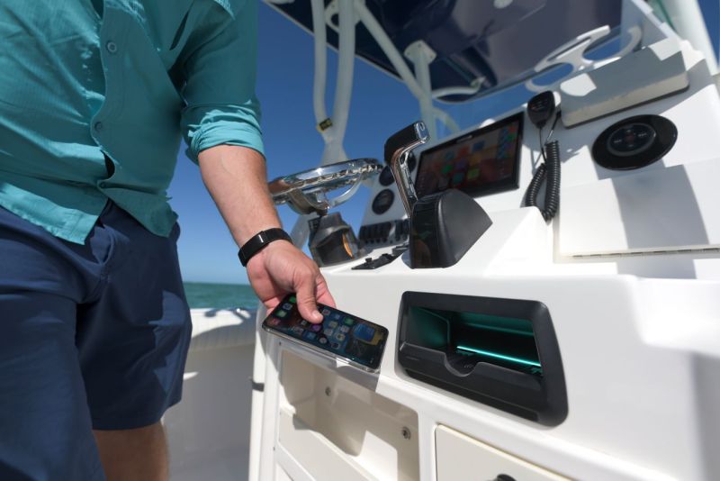 Scanstrut Cove 10W ja Cove LED 10W (2022&not;&ndash;) &ndash; K&auml;nnylokero pikalatauksella - Ensiesittely - Totalvene.fi