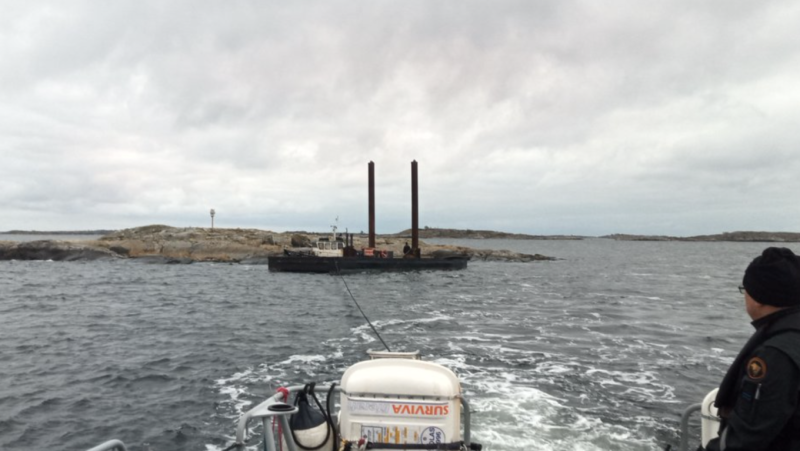 Merivartiostolla h&auml;lytystilanne &ndash; Konevikainen hinaaja ajelehti rantaan K&ouml;karissa - Uutinen - Totalvene.fi